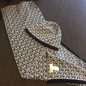 Michael Kors Hat & Scarf